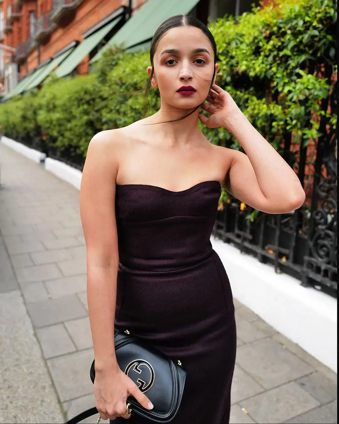 Alia Bhatt Stills in Beautiful Sleeveless Maroon Gown